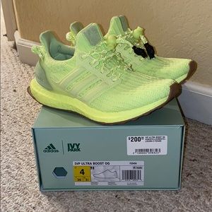 IVY PARK ADIDAS ULTRABOOST OG !!!!